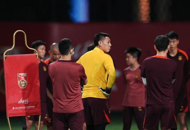pg模拟器-国足两天三会重整士气 王大雷以多年经验鼓舞全队