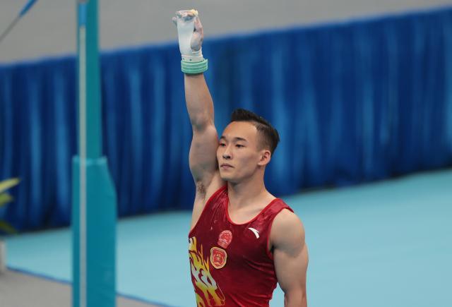 pg模拟器-肖若腾险胜张博恒摘全能金牌 男队00后新秀亮眼